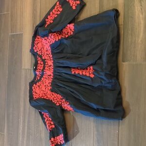 Embroidered Top, 2XL Black, Red Shirt By Brand "Spirit Dress"